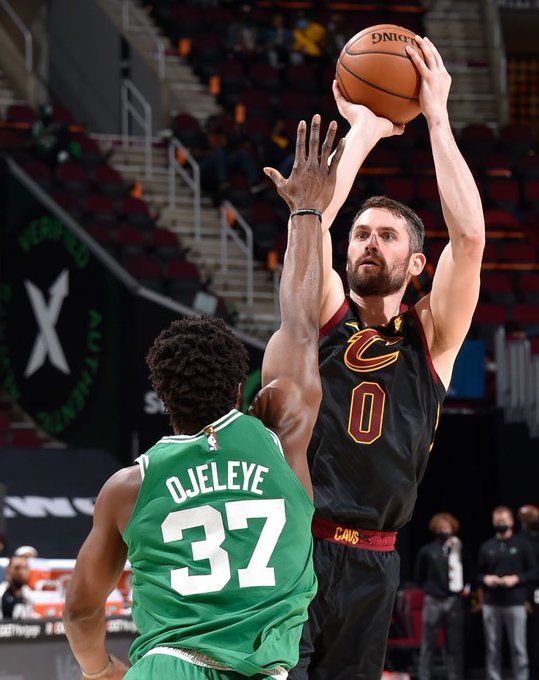 谓悬念迭起 谓悬念迭起